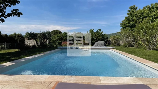 Propriété en pierre avec piscine en Drôme Provençale
