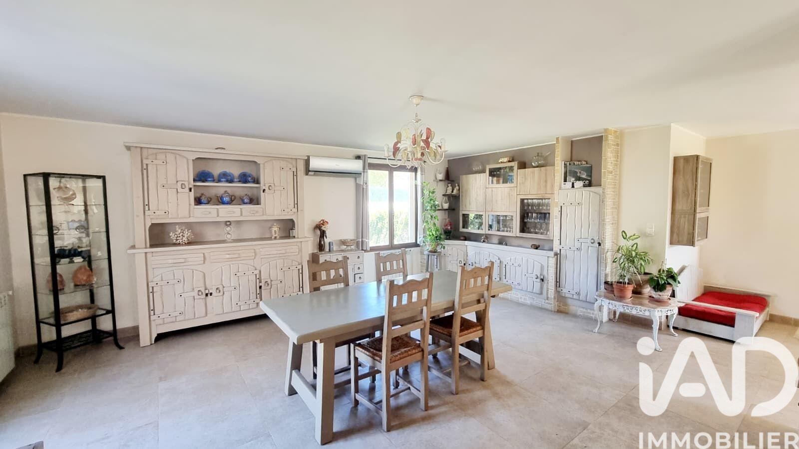 Maison à vendre, 198m², Pourrières