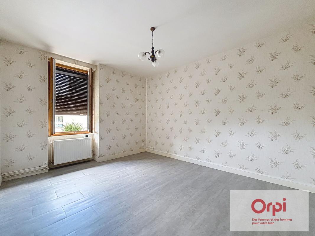 Appartement à louer, 61m², Commentry