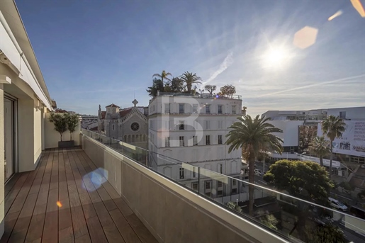 Penthouse met zeezicht te koop in Cannes