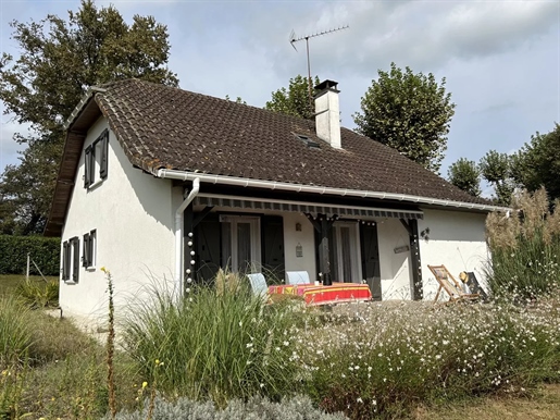 Hübsches Neo-Béarnaise-Haus, in ausgezeichnetem Zustand, mit Garage und 1660m² Garten