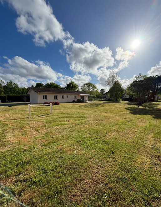 Maison 6 Pièces De 121 M2 Sur Parcelle De 2995 M2