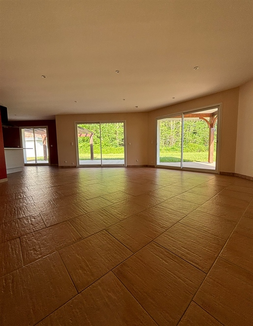 Schönes Haus von 110 m2 mit 3 Schlafzimmern auf einem Grundstück von 2500 m2