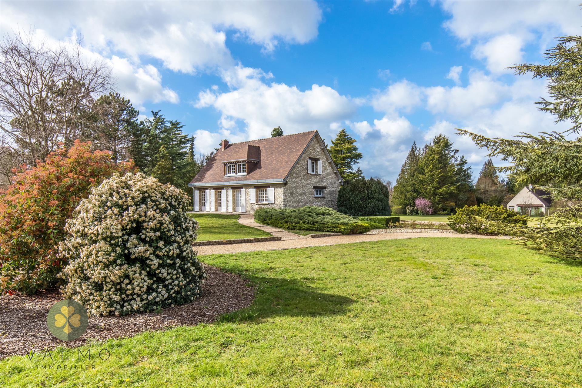 Dept Yvelines (78) Septeuil + Character house for sale