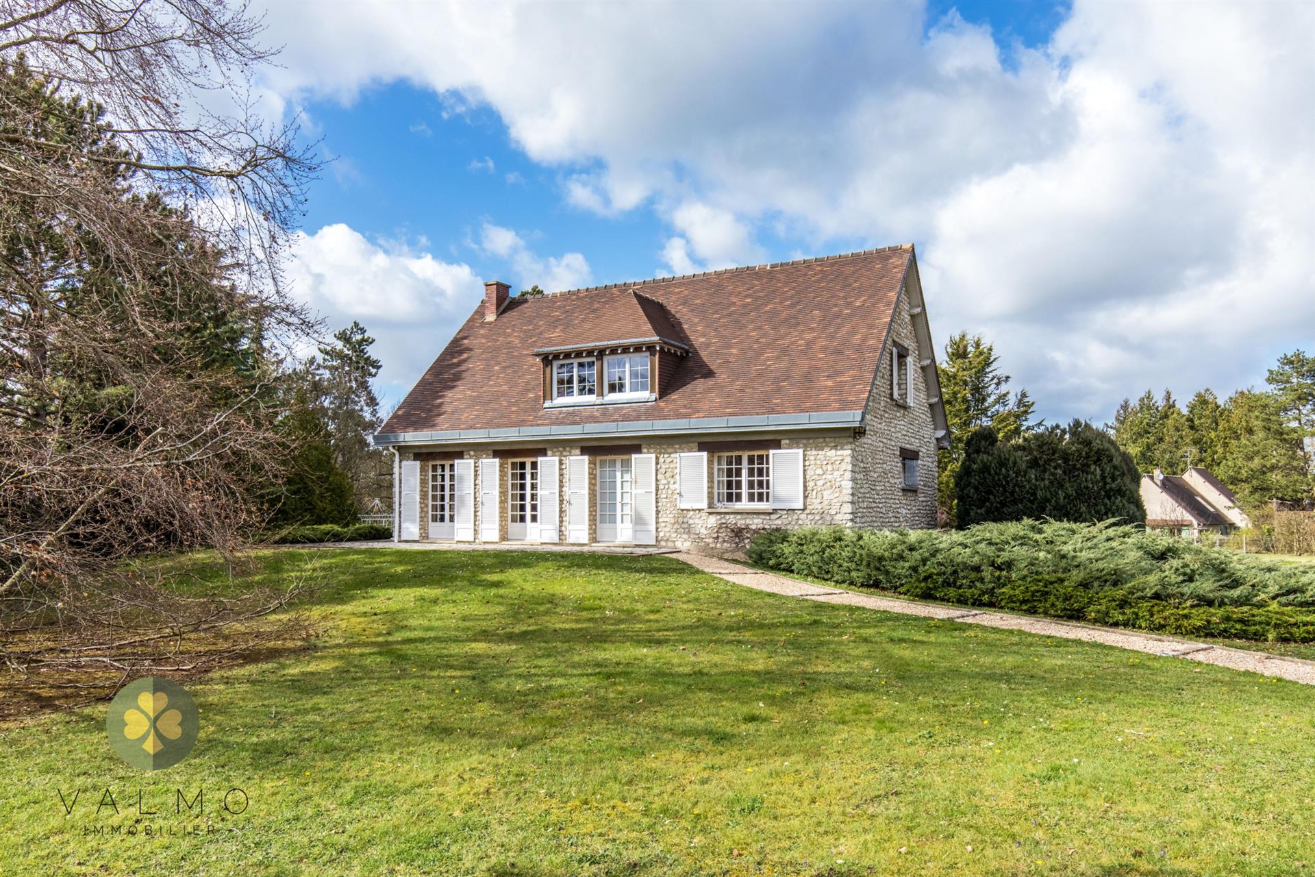 Dept Yvelines (78) Septeuil + Character house for sale