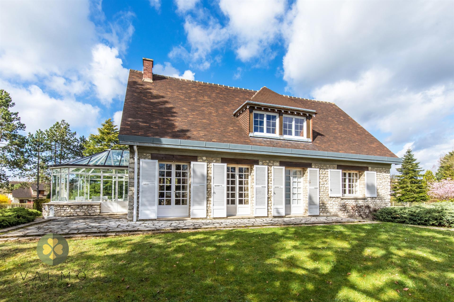 Dept Yvelines (78) Septeuil + Character house for sale