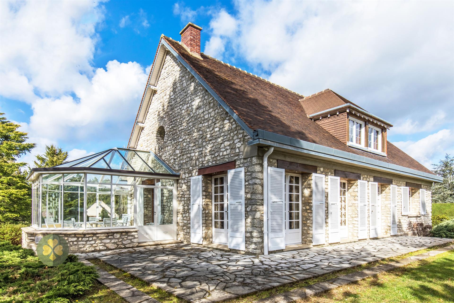 Dept Yvelines (78) Septeuil + Character house for sale