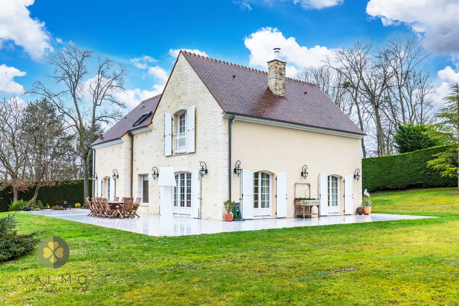 Dept Yvelines (78) Thoiry + For sale House of 185 m2 + Guest House of 81 m2