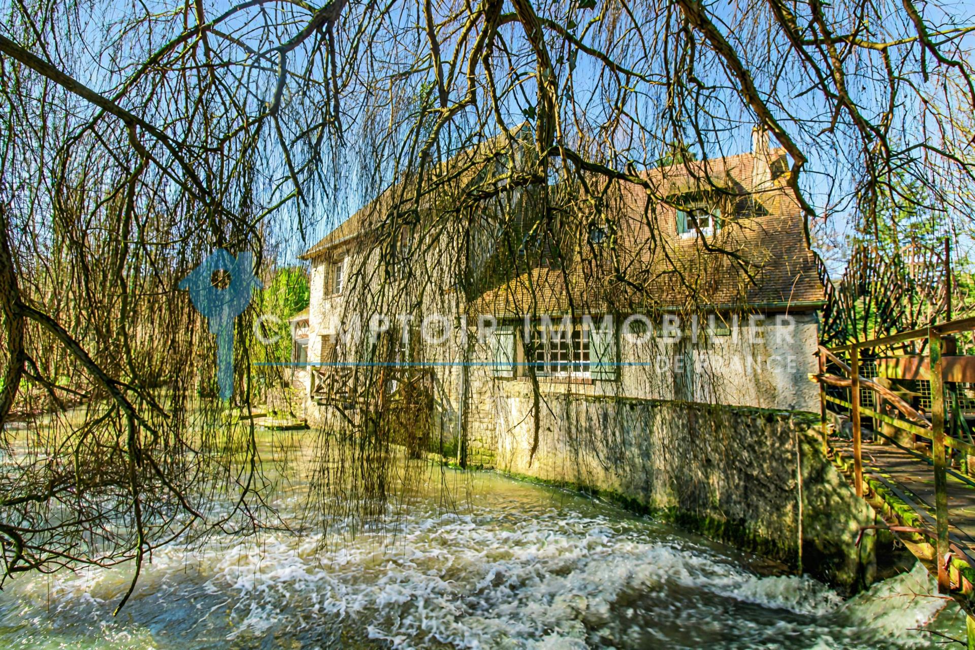 For sale Dpt Eure (27) near Pacy sur Eure Moulin 353 m2 with swimming pool on land of 5542 m2 on the