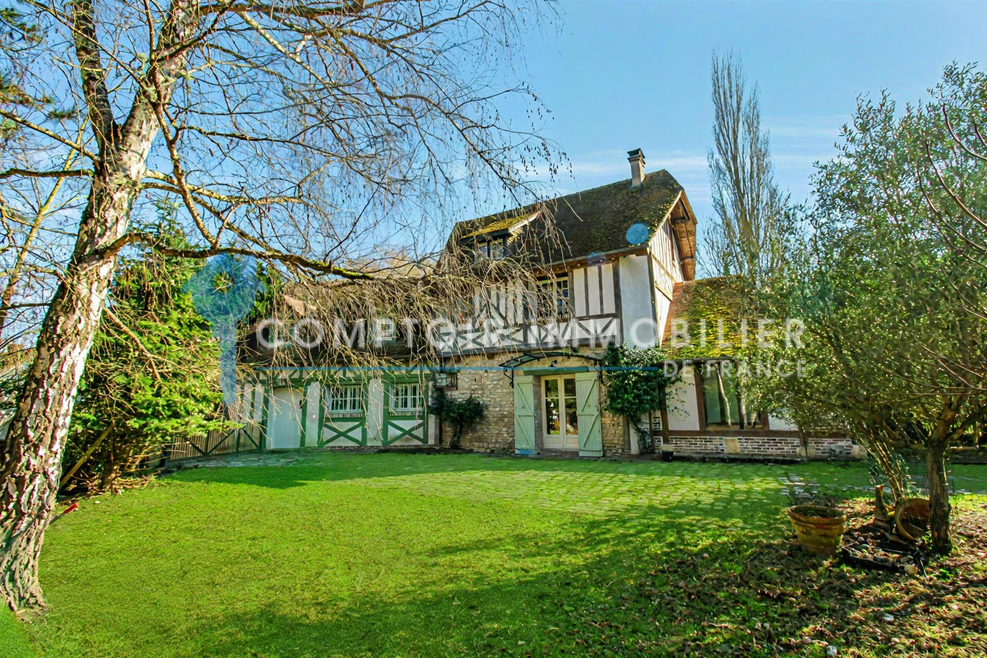 For sale Dpt Eure (27) near Pacy sur Eure Moulin 353 m2 with swimming pool on land of 5542 m2 on the
