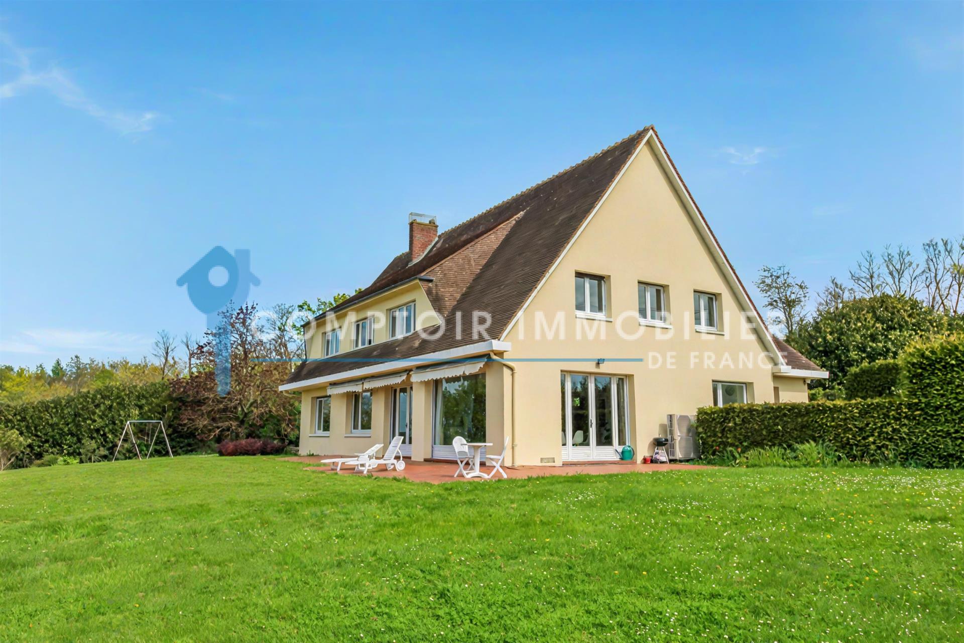 Dpt Eure (27) for sale near Beaumont le Roger house 317 m2 on land of 4,400 m2