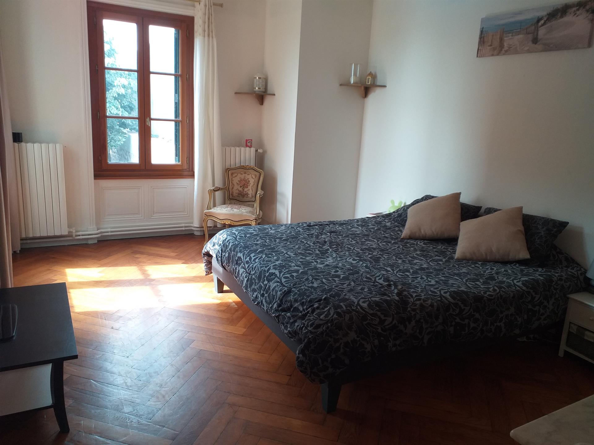 Maison bourgeoise avec élégance et caractère...