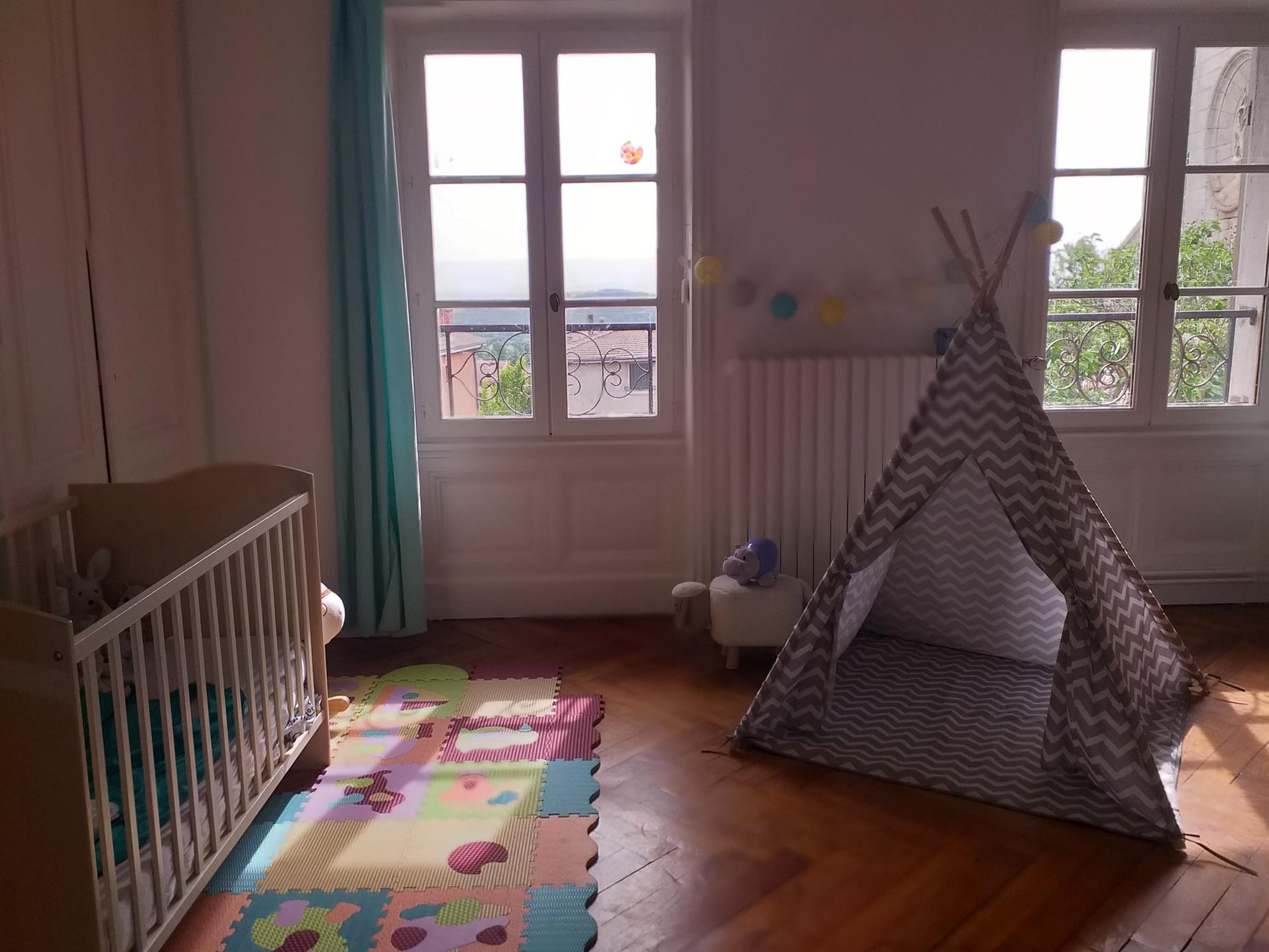 Maison bourgeoise avec élégance et caractère...
