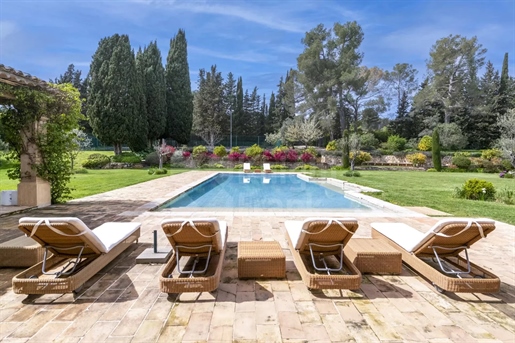 Castellaras : A Stunning Bastide with Pool and Tennis