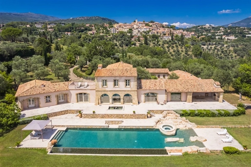 Châteauneuf de Grasse : Une Belle Villa avec piscine et vue panoramique