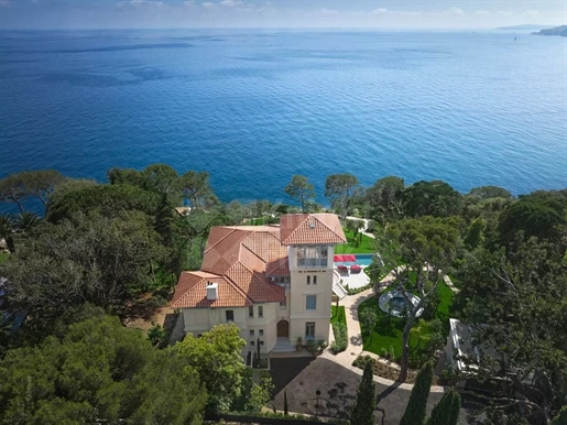 Roquebrune-Cap-Martin - Великолепная собственность на берегу моря площадью 800 кв.м в частном владен