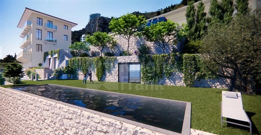 Roquebrune Cap Marti - Private mansion with sea views to renovate