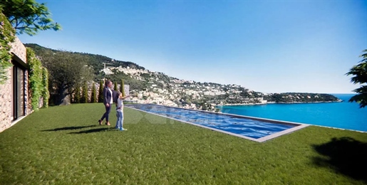 Roquebrune Cap Marti - Private mansion with sea views to renovate