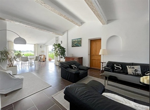 Vente villa 5 pièces 138.32 m² à Sainte-Maxime (83)