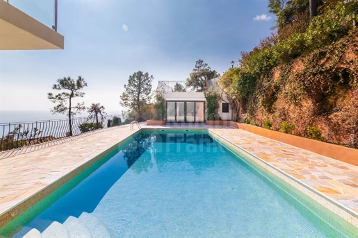 Theoule-Sur-Mer Trayas - Villa contemporaine avec Vue mer panoramique sur la baie de Cannes et l’Est
