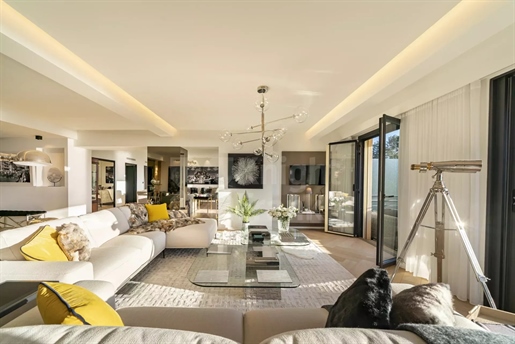 Cannes Californie - Appartement 5 chambres entièrement rénové avec vue panoramique sur la mer