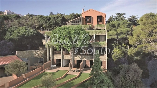 Appartement De Standing « Les Pieds Dans L’Eau », Duplex, Collioure