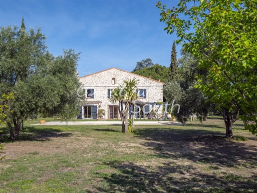 Bauernhaus aus Stein mit Garten und Swimmingpool, Perpignan West