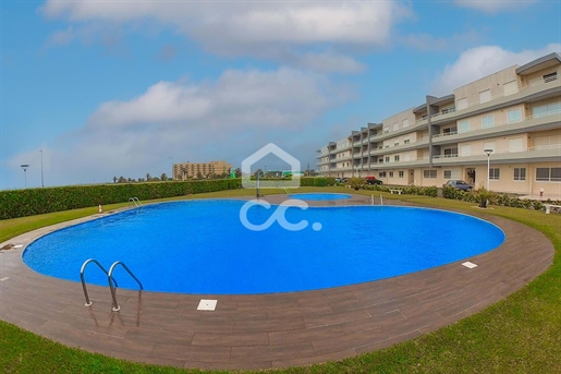 2 bedroom apartment in gated community for sale in S. Félix da Marinha