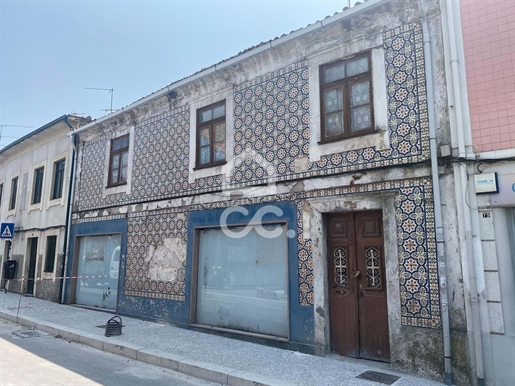 House for Restoration and Expansion in the center of Gondomar