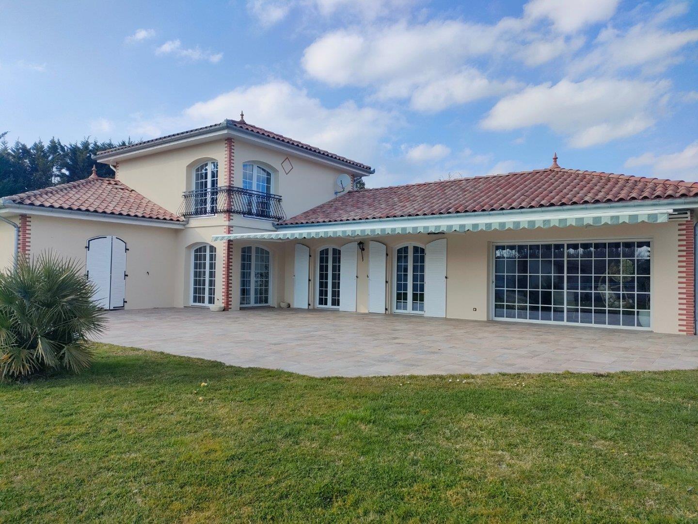 Compra: Vivenda (09500)