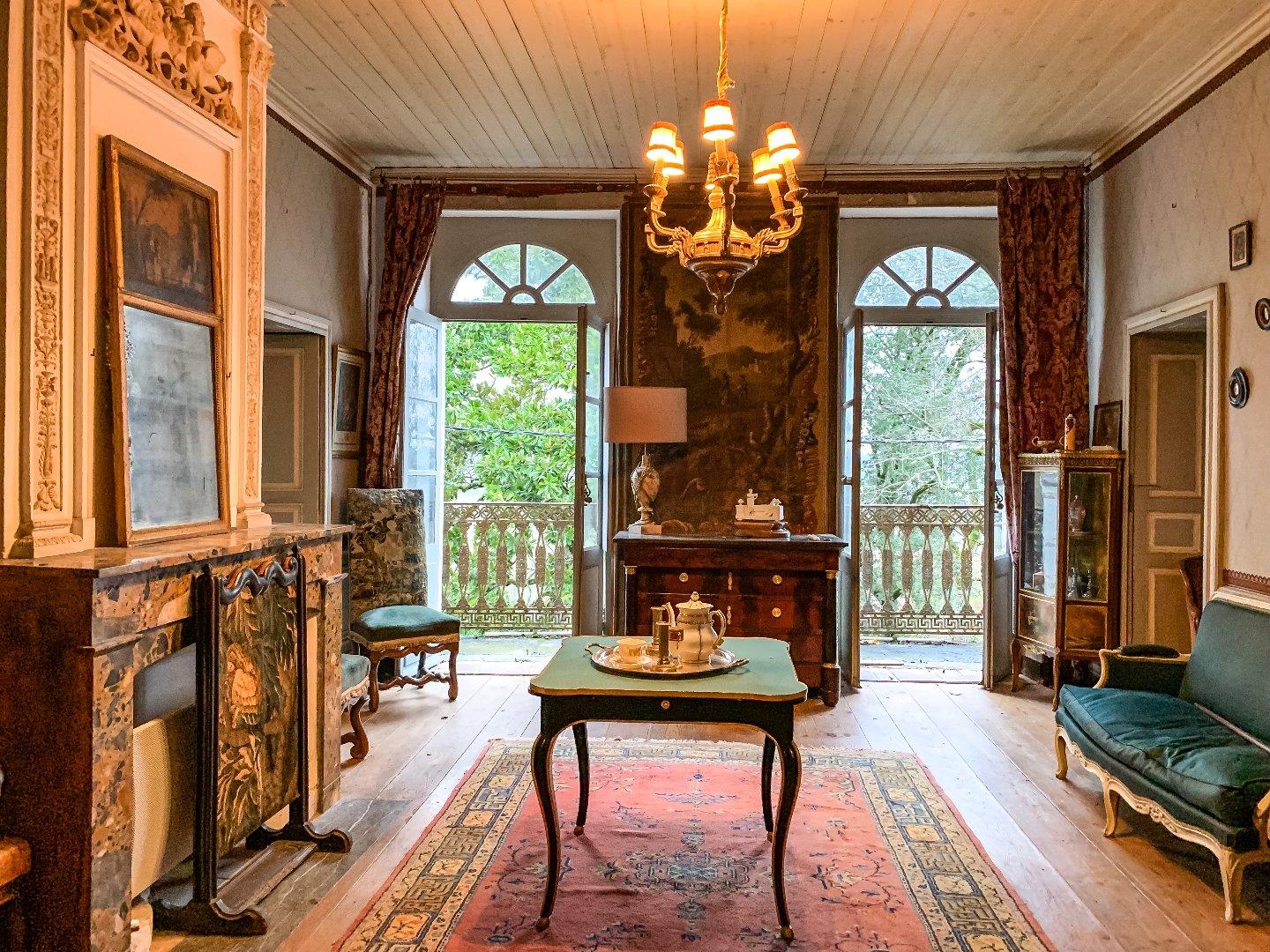 Bourgeois style house