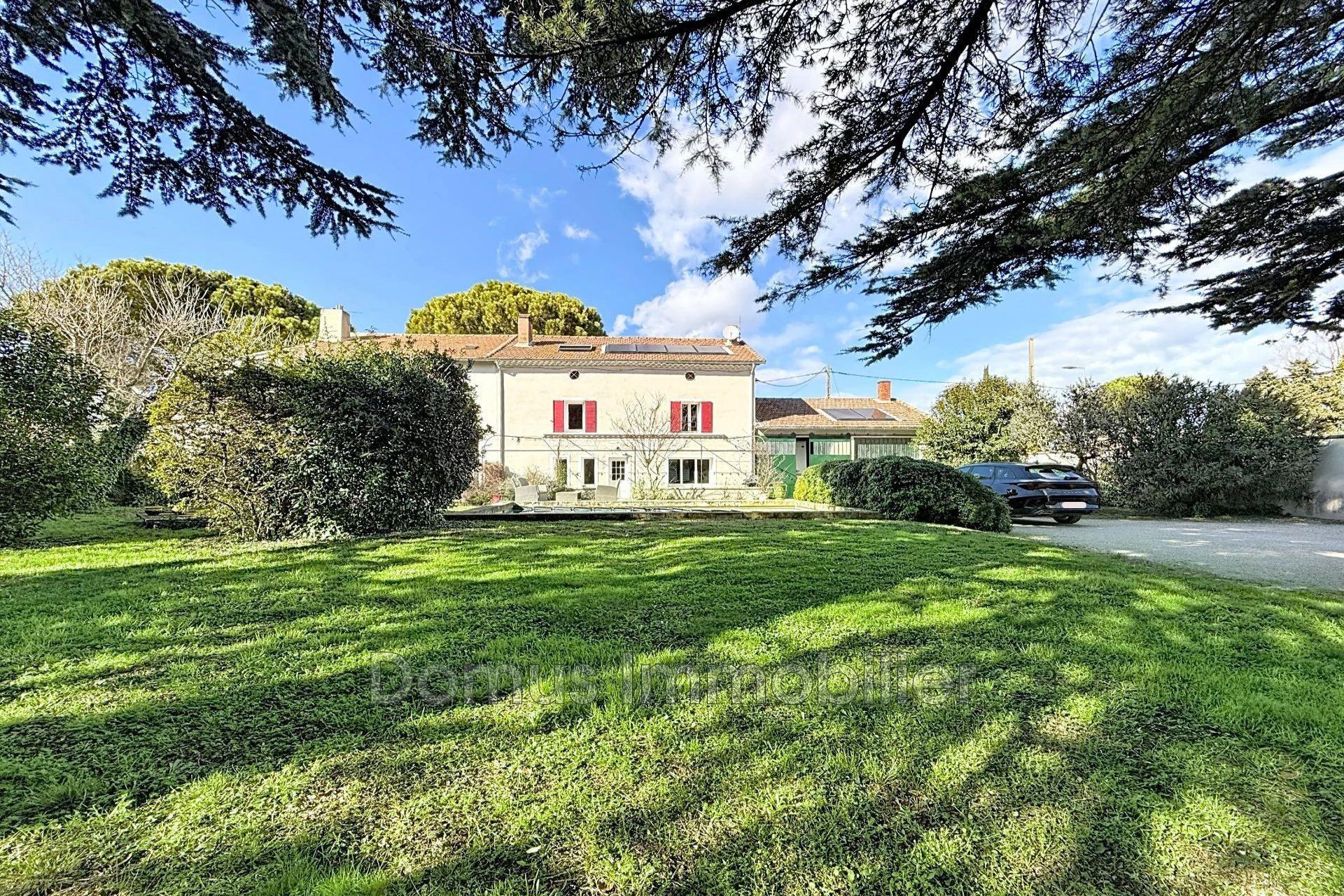 Maison à vendre, 208m², Saint-Saturnin-lès-Avignon
