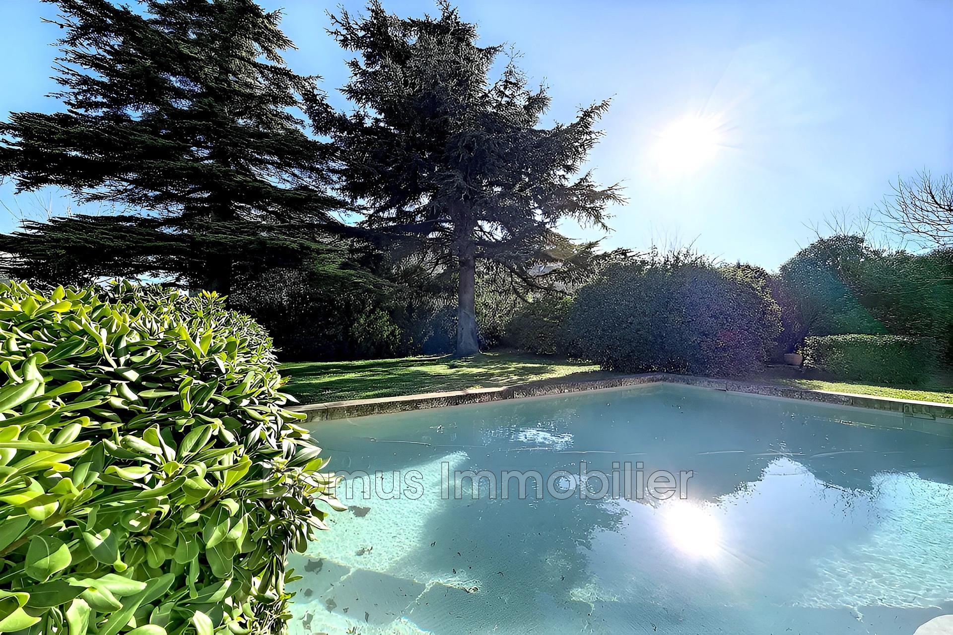 Maison à vendre, 208m², Saint-Saturnin-lès-Avignon