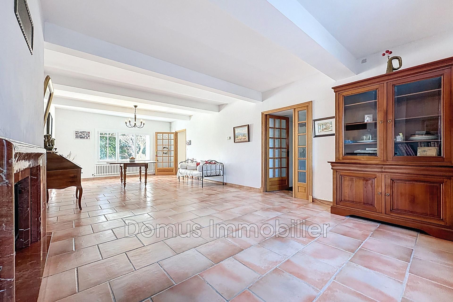 Maison à vendre, 208m², Saint-Saturnin-lès-Avignon