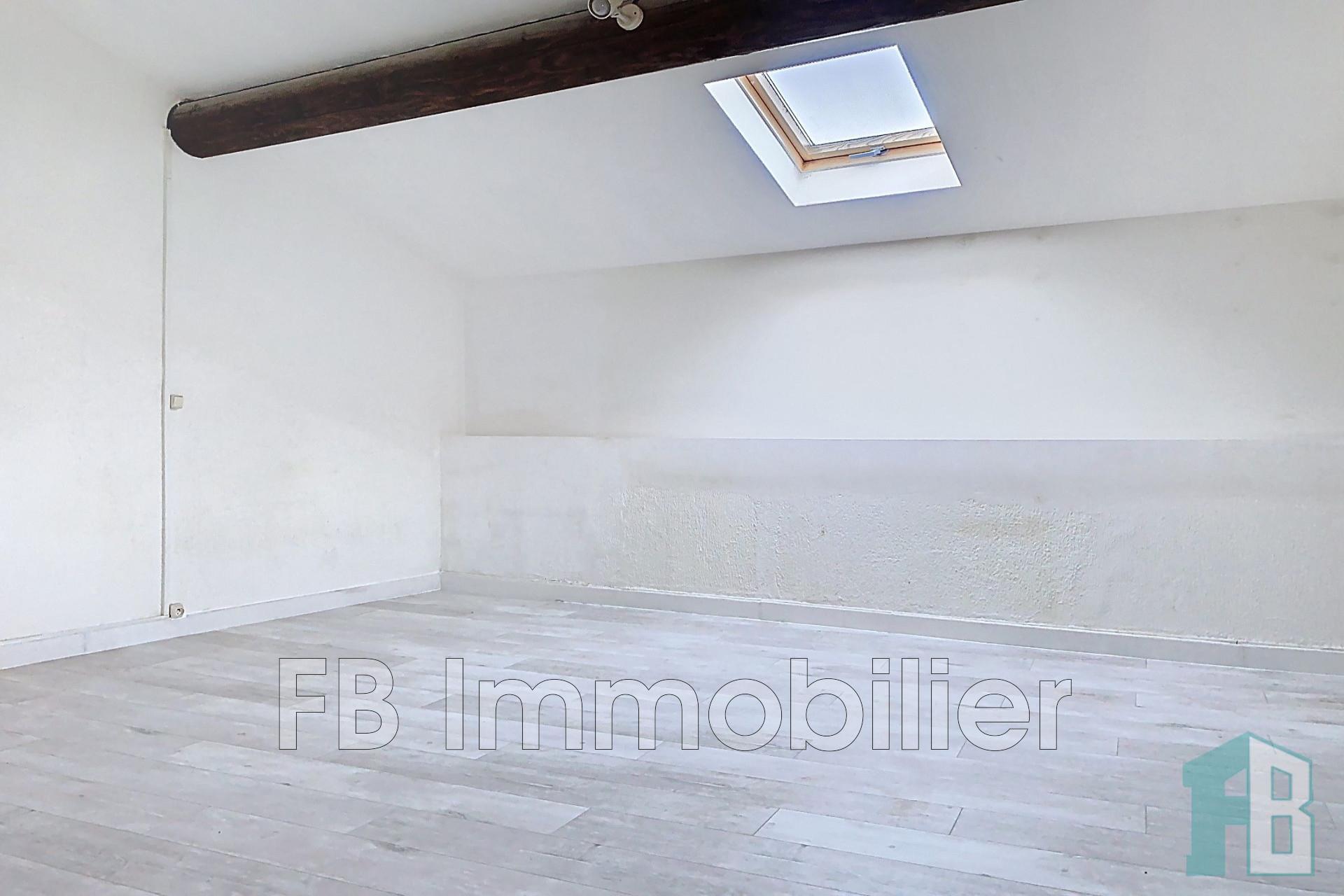 Appartement à louer, 43m², Eyguières