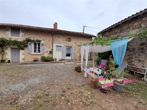 Ferme sans travaux sur 2,5 ha de terrain