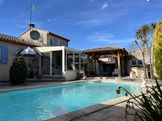 Villa i Carcassonne 3 sovrum med pool och garage