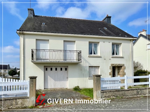 Opportunity in Plouay: house 127 m² to renovate with garage