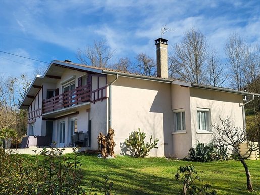 4 Bedroom House With T3 Type Gite