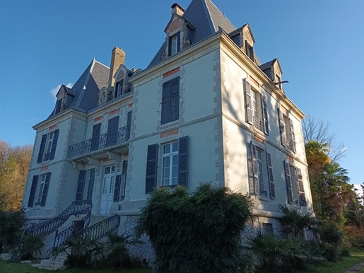 Magnificent Château from 1760 tastefully restored