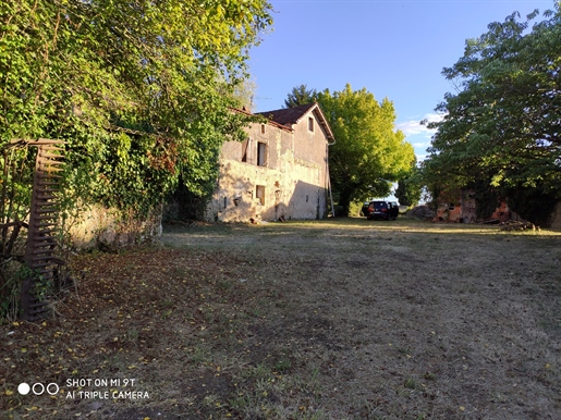 Property in the middle of one of the most beautiful villages of France