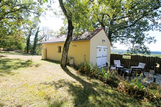 Beautiful property for sale with 5 guest rooms in operation. Between Sarlat and Rocamadour.