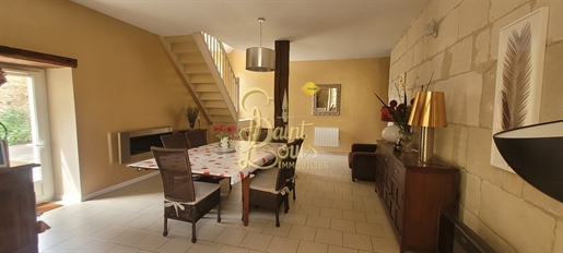 In the heart of the city of the Cardinal, property with 5 bedrooms