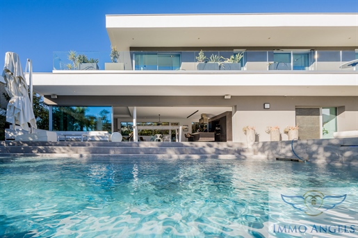 Exceptional Contemporary Villa near the Golf of La Grande Motte