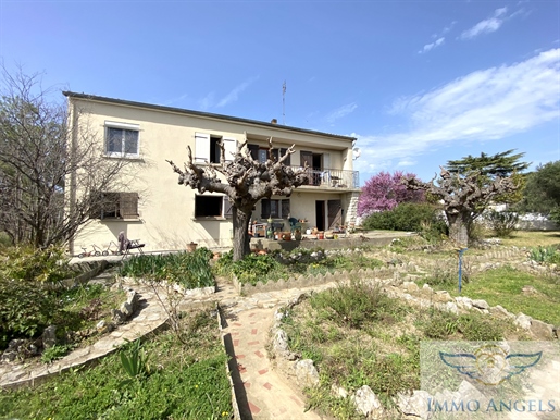 Rare house to renovate of about 170 m2 on a plot of 995 m2