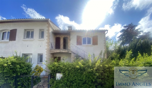 Ideal location Family house with independent apartment on a plot of 450 m2