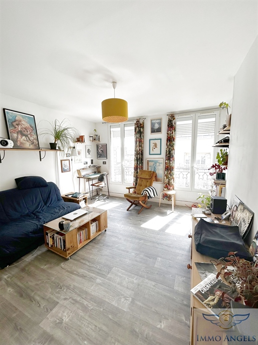 Discover this F2 on the top floor in Saint Ouen sur Seine: Ideal for a Peaceful Urban Lifestyle