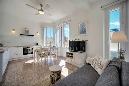 Center of Cannes, lower part of 'Petit Juas', 3-room apartment with balcony