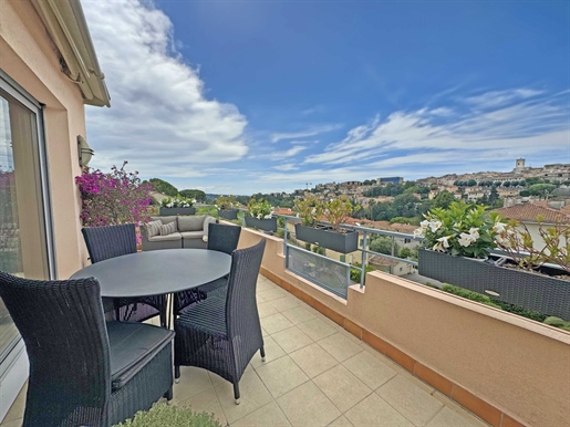 Offre Acceptee - Exclusivité Vence - 3/4 pièces dernier étage de 92 m2 et terrasse 45 m2 - Vue mer e