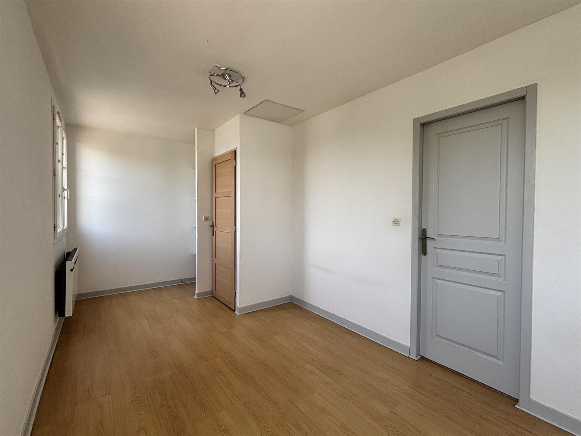 Appartement à louer, 32m², Rochefort